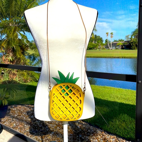 Pineapple Crossbody pocketbook. P.B.1 - Picture 2 of 10
